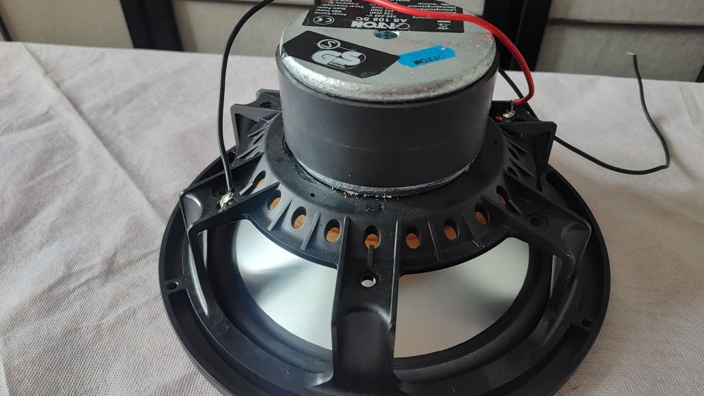 Głośnik firmy canton basowy subwoofer