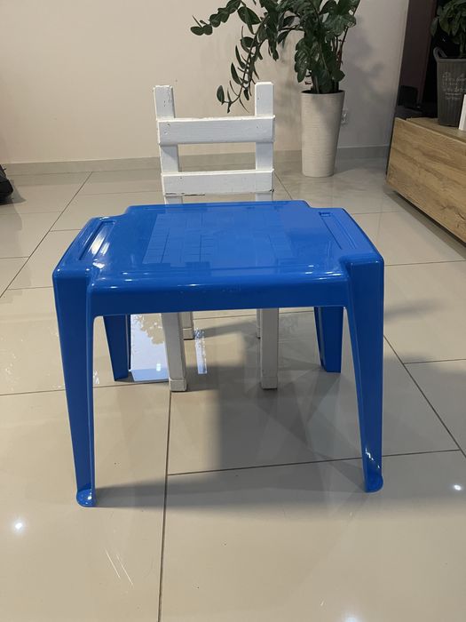 Stolik dla dzieci plastikowy