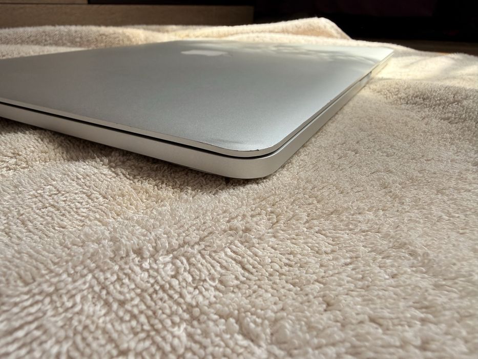 Apple MacBook Pro 15 Mid 2015 i7 AMD R9 M370X 16GB 512GB SSD