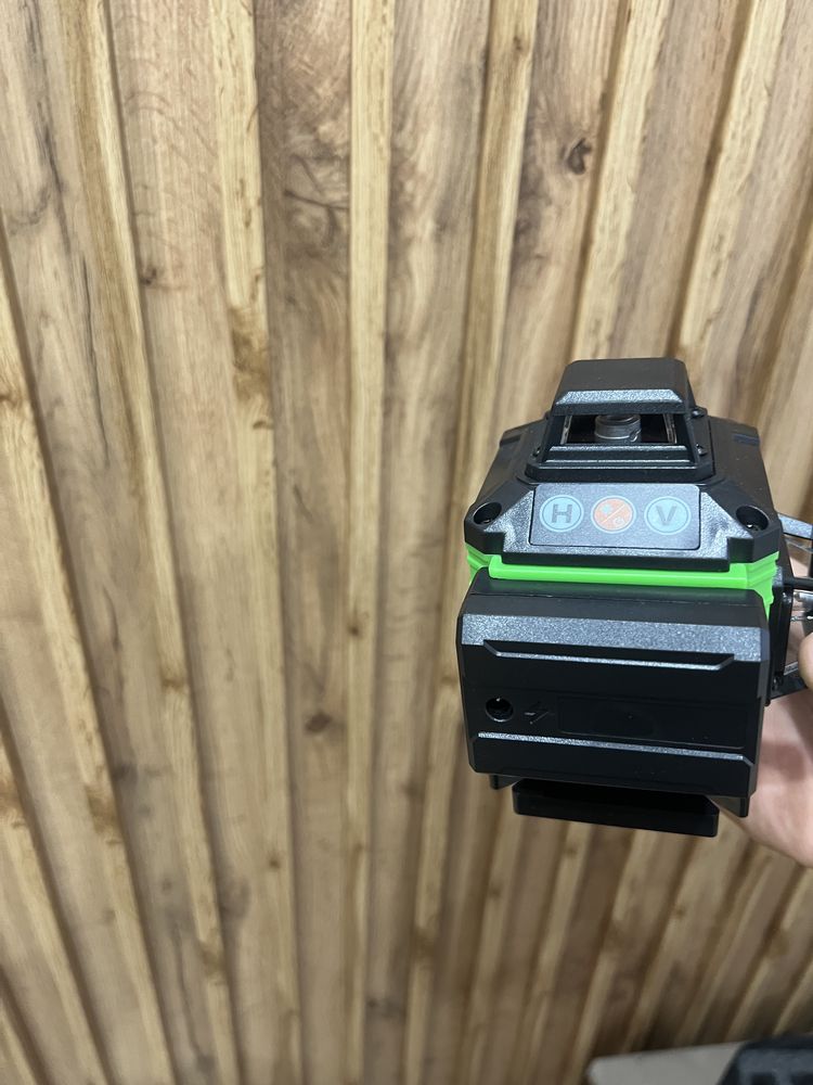 Laser krzyzowy 16 lini pilot funkcja skosów