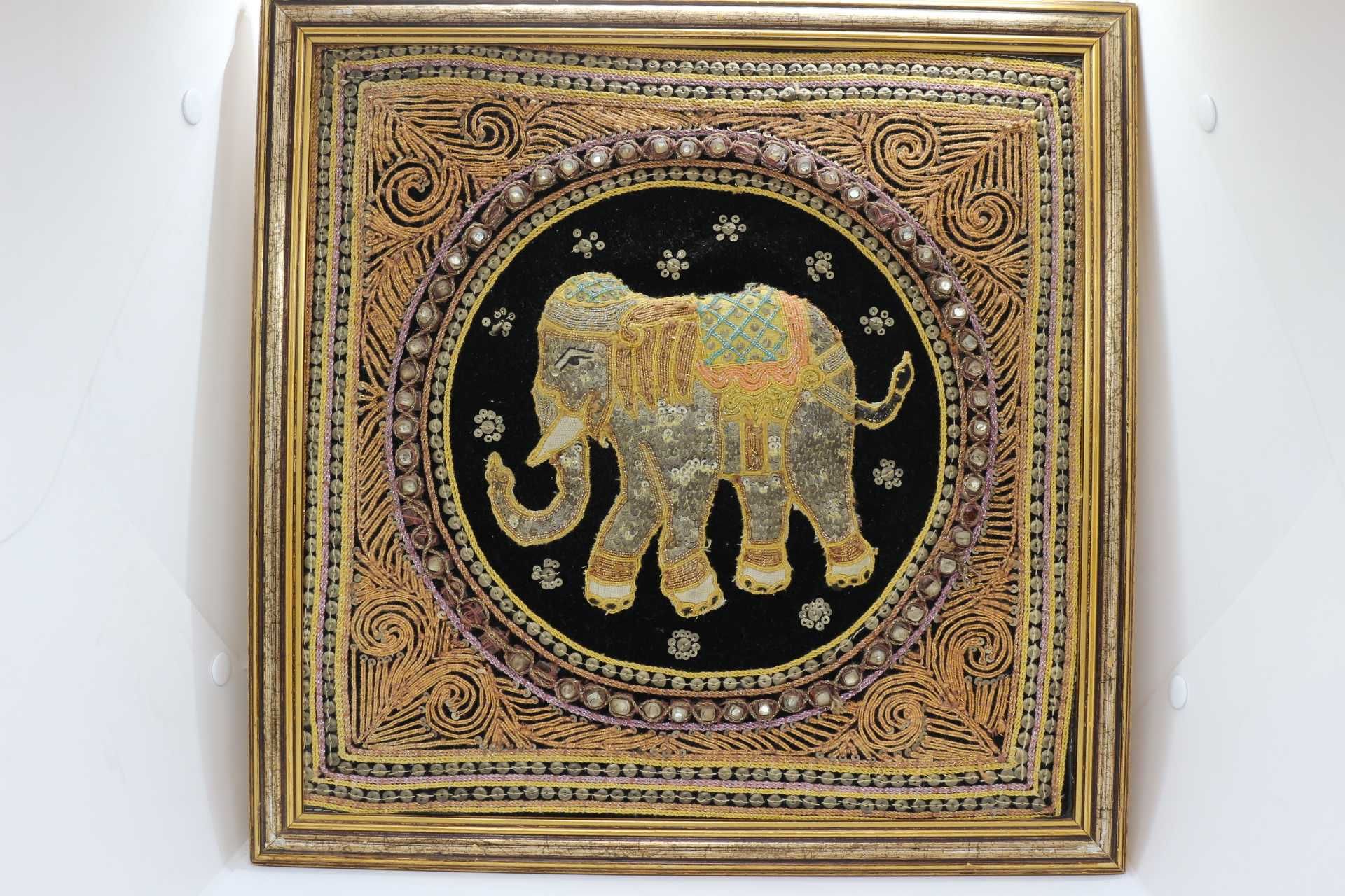 Quadro Mandala com bordado Tailandês e Elefante símbolo da Sorte