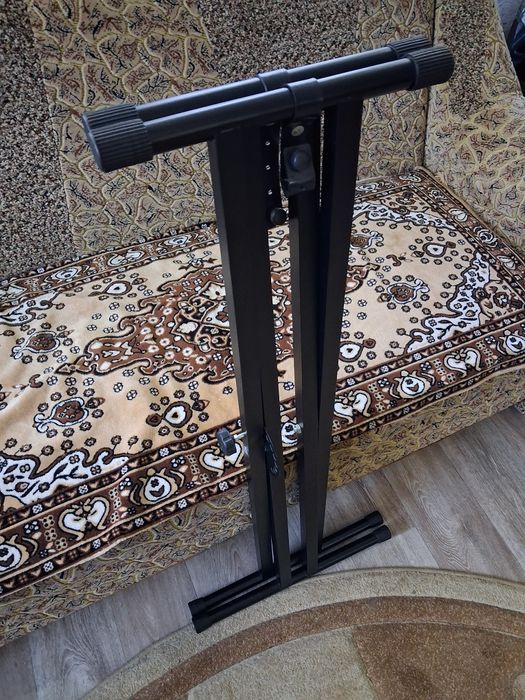 Стійка/тримач під синтезатор. Сумка/чохол для синтезатора.