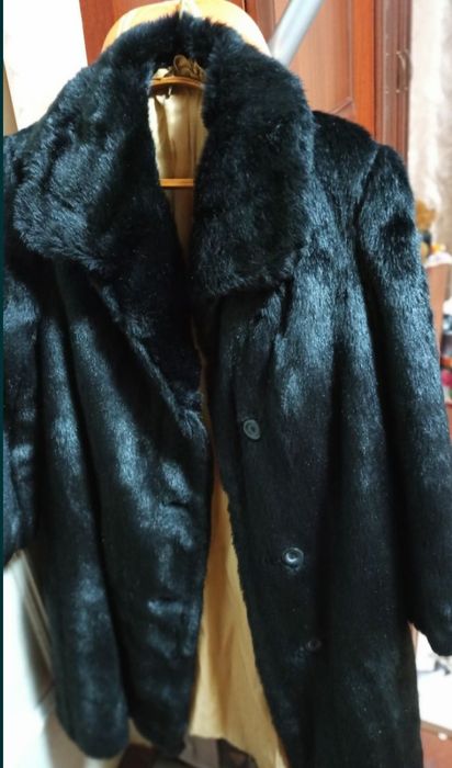Продам.  штучна шуба.  в.  відмінному стані.  , Розмір, 50