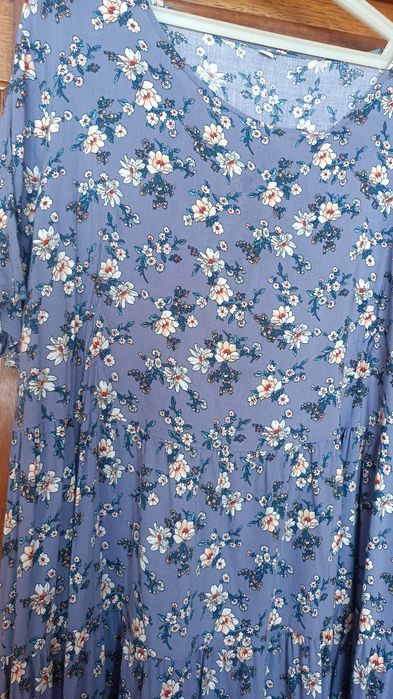 Sukienka letnia w białe kwiatki r. 2 XL