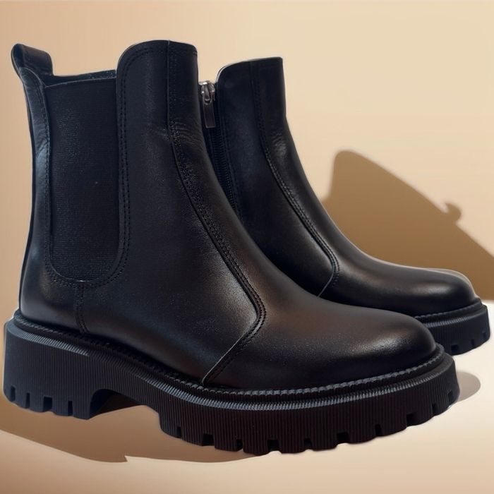 Шкіряне взуття жіноче