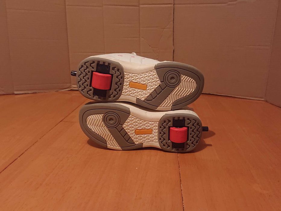 кросівки на колесиках Y2K