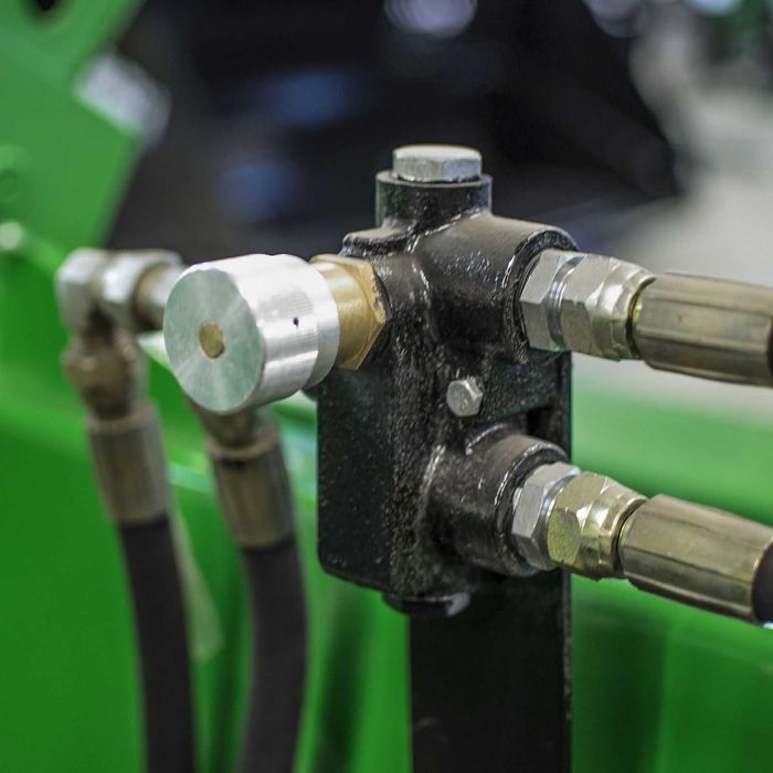 Posypywarka Piaskarka 2,1m montowana na ciągnik