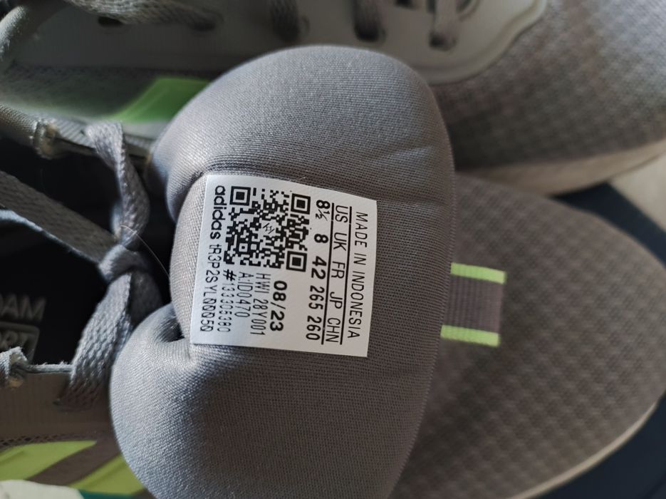 Продам кросівки чоловічі. ADIDAS..