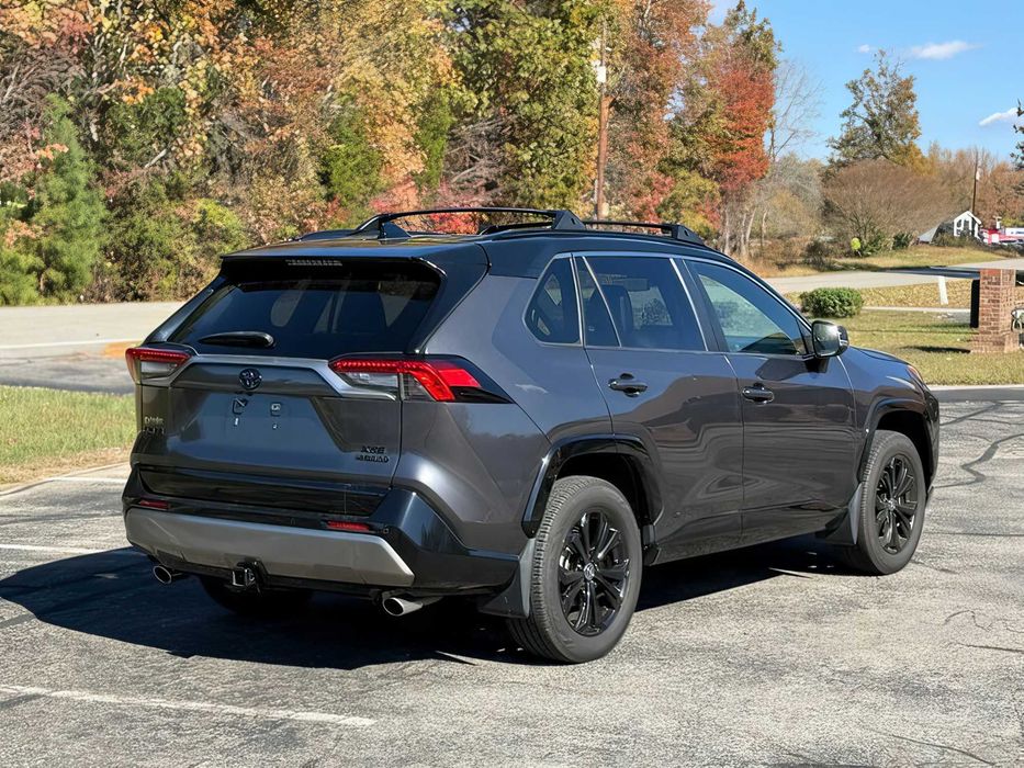 Toyota RAV4      2022