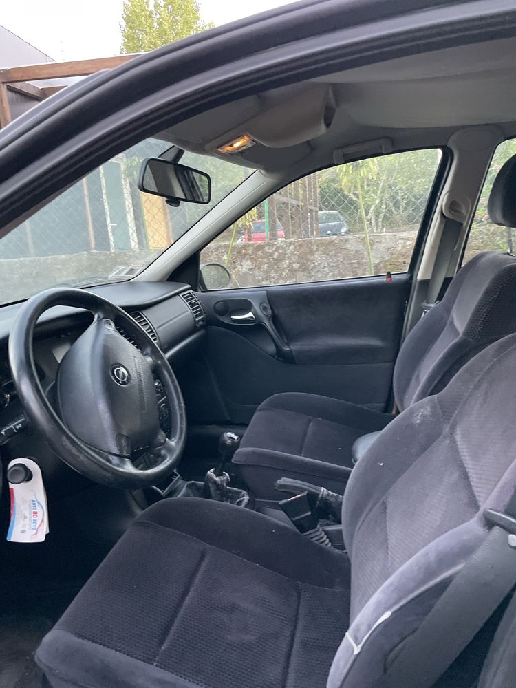 Opel Vectra B - 2000 16 valvulas DTI