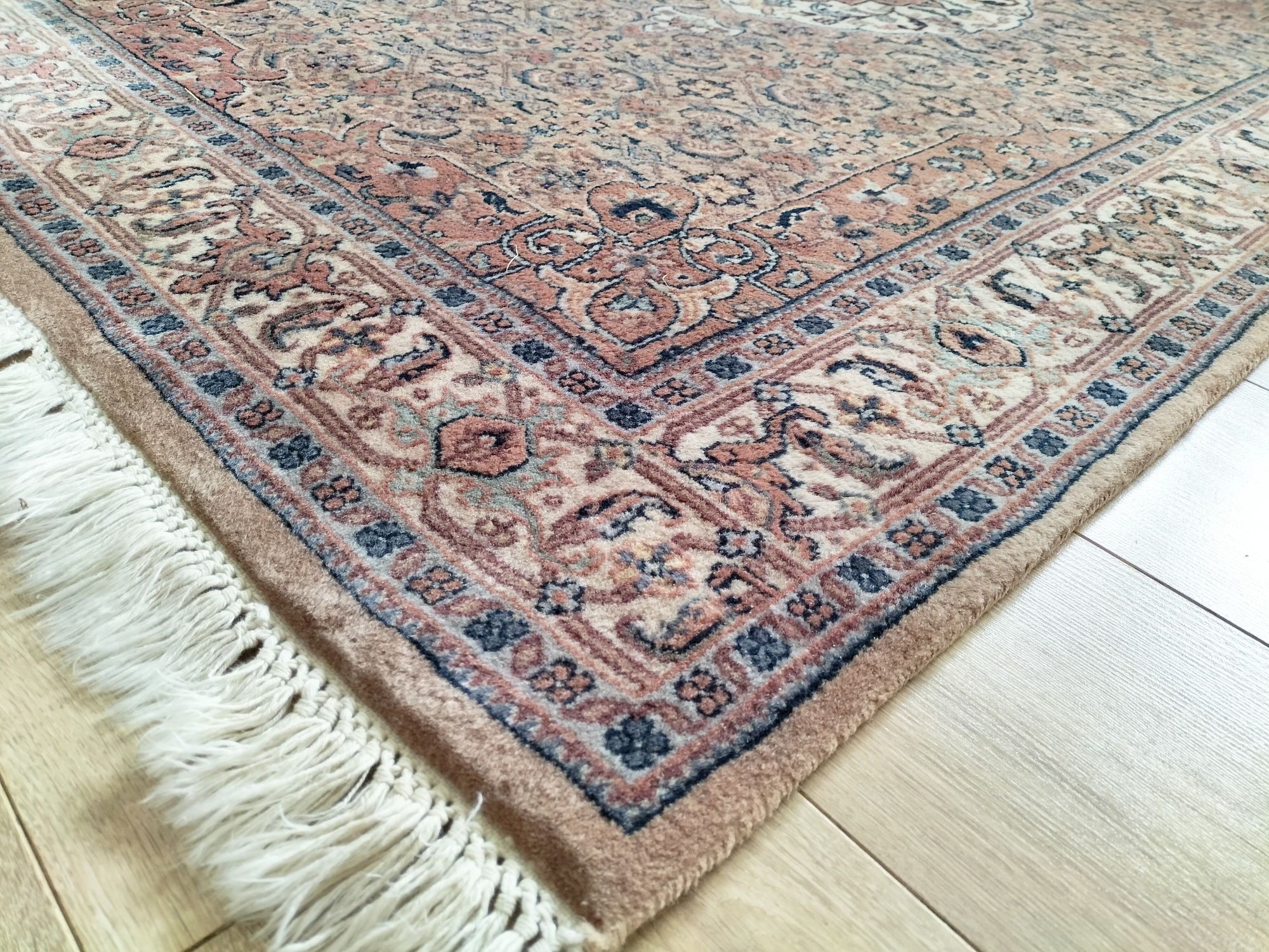 Przepiękny ręcznie tkany wełniany Indyjski dywan 120x190cm
