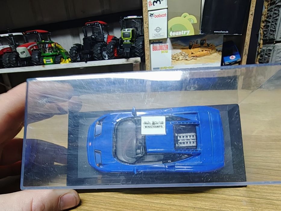 Model bugatti minichamps