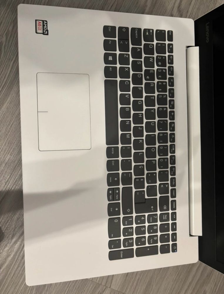 Portátil lenovo Ideapad 320-15AST