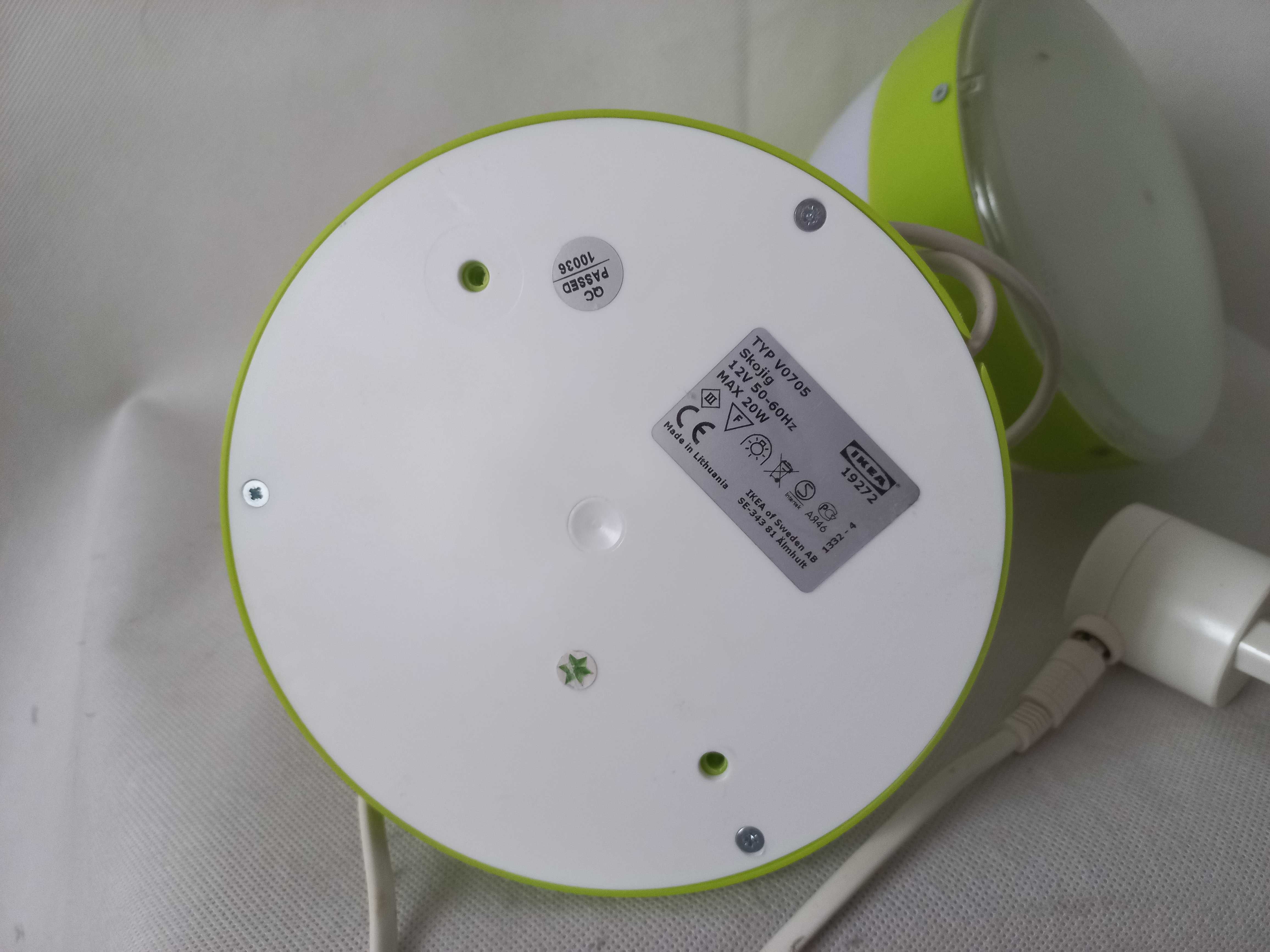 Lampa ścienna Ikea Skojig kinkiet zielony w chmurki do pokoju dziecka