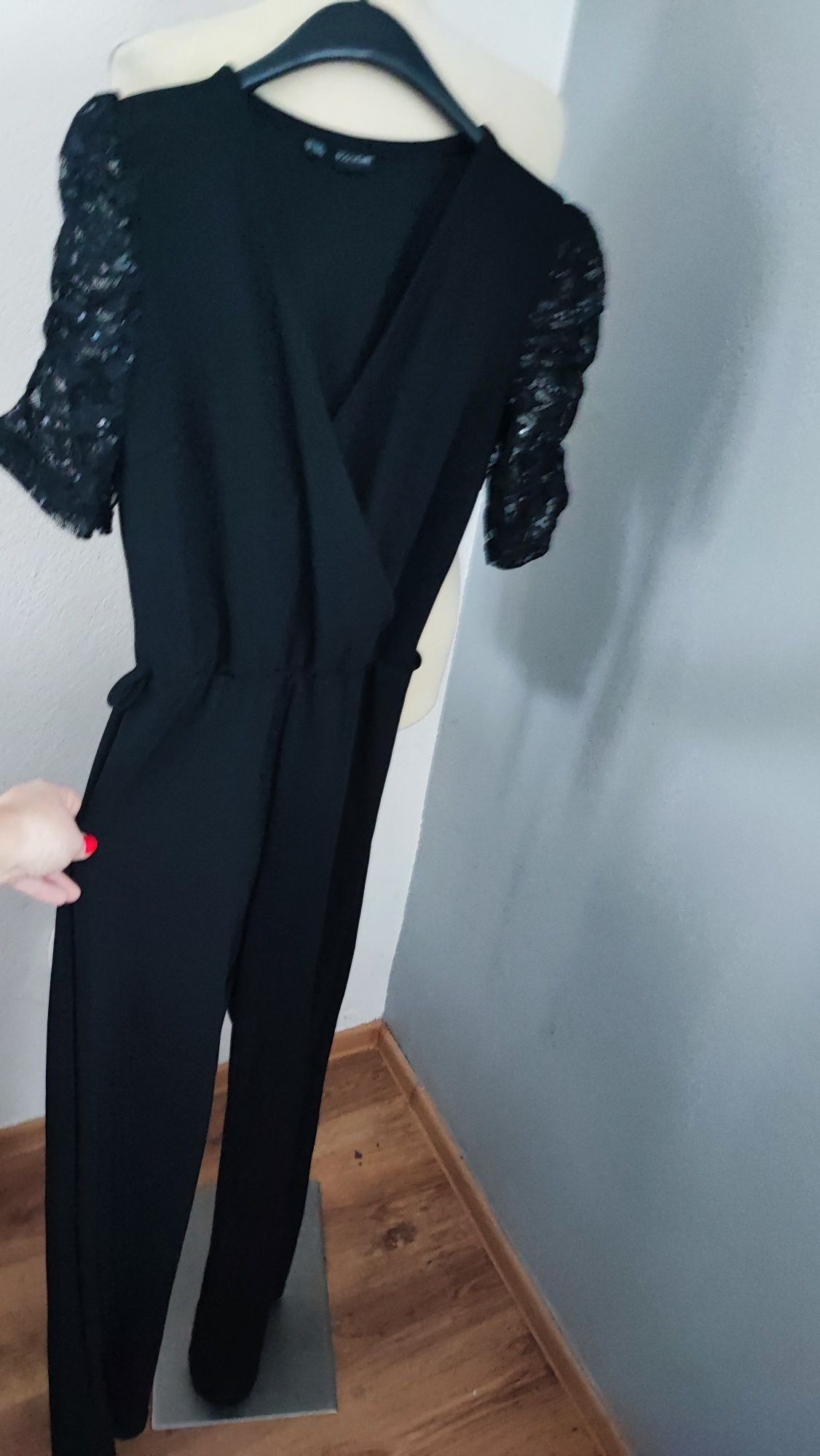 Kombinezon elegancki, 15zł, rozmiar 32/34, Bodyflirt, poliester i elas