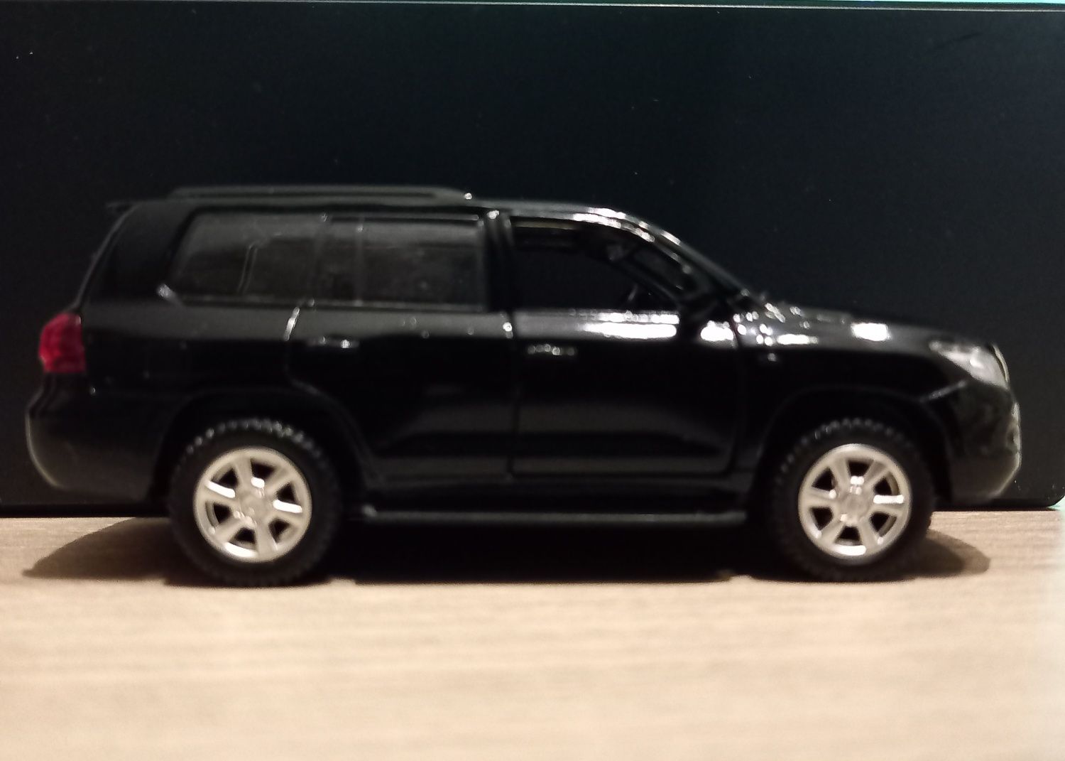 Lexus Lx570 1:43