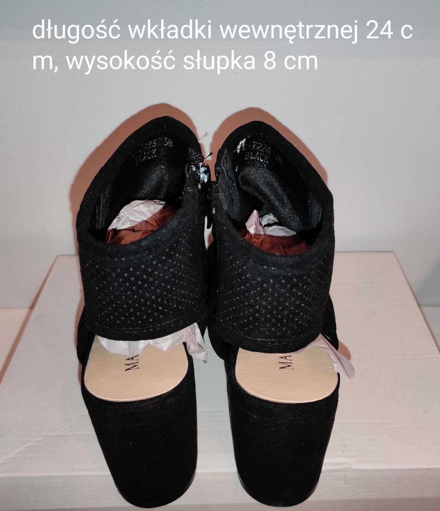 Nowe zamszowe botki