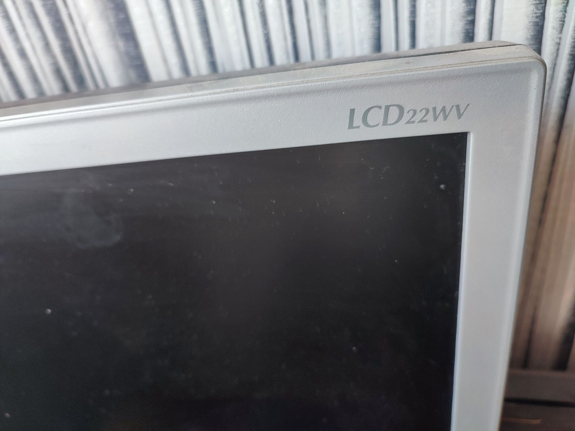 Продам комплектующие: 1366s 775s ddr2 8600gt монитор Nec