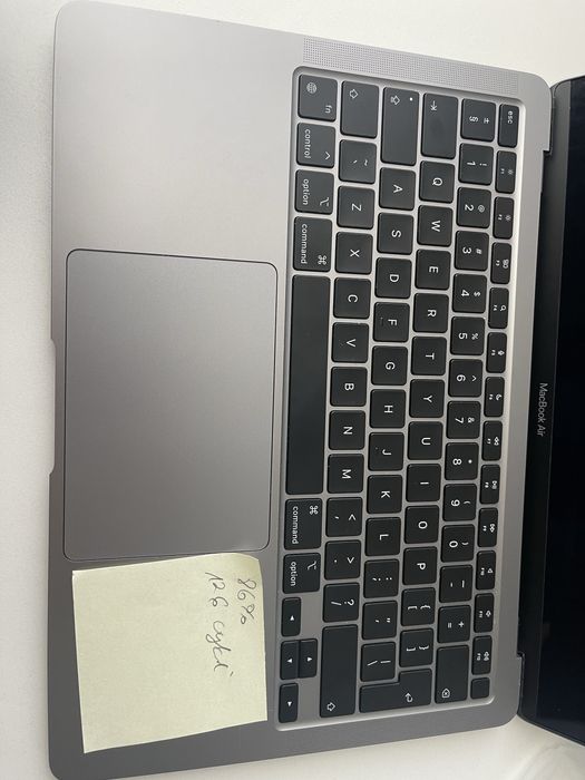 Macbook M1 2020 sprzedam