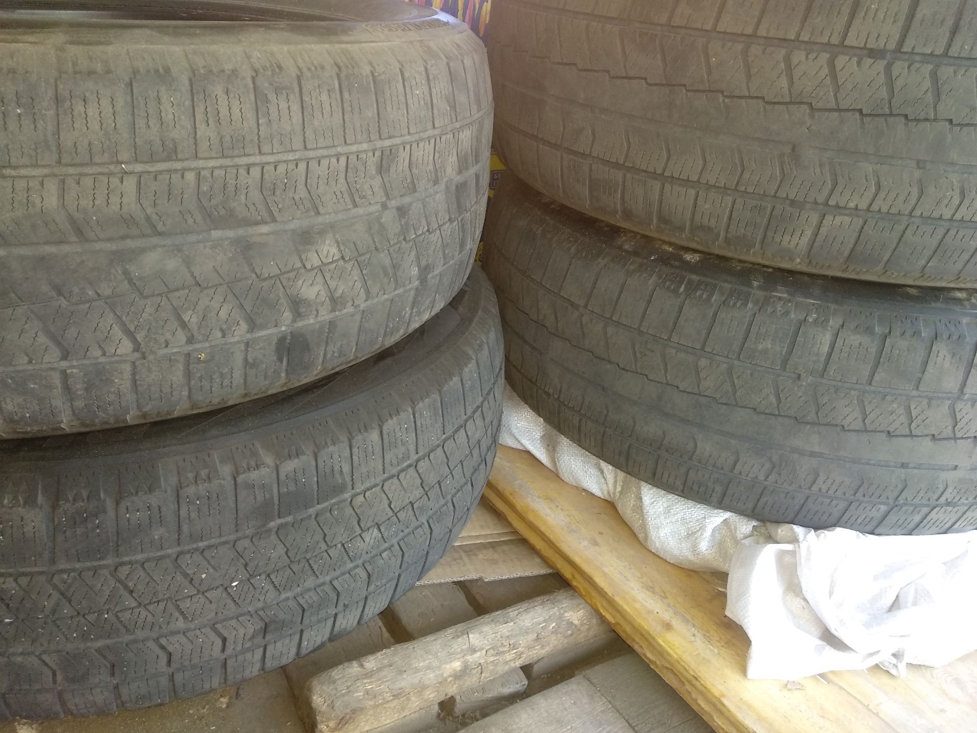 Шины резина Bridgestone 215/60/17