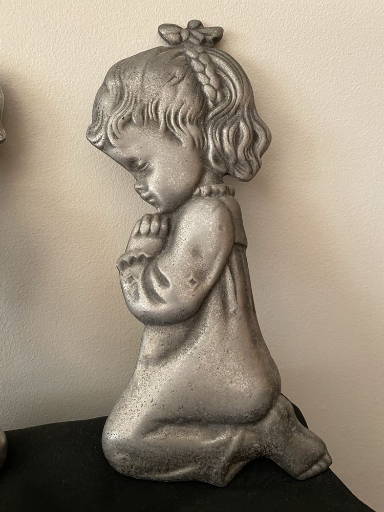 Figuras decorativas metálicas – Crianças em oração