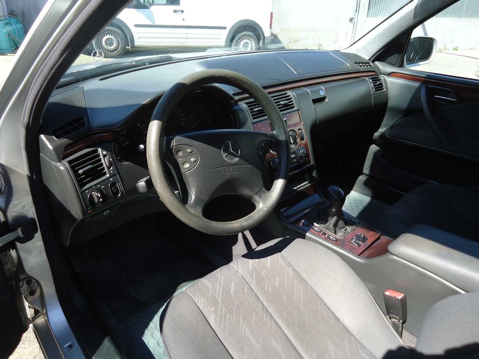 Mercedes E 220 cdi 143cv de 2001 só ás peças