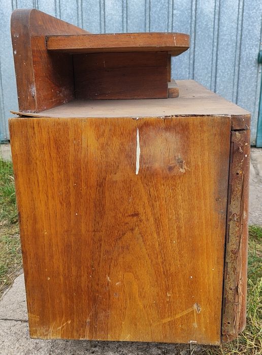 Stara drewniana toaletka regał