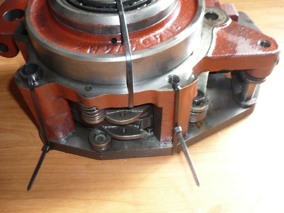 Rozpierak Hamulca Ręcznego Massey Ferguson 3640,3650,3660,3670,3680,
