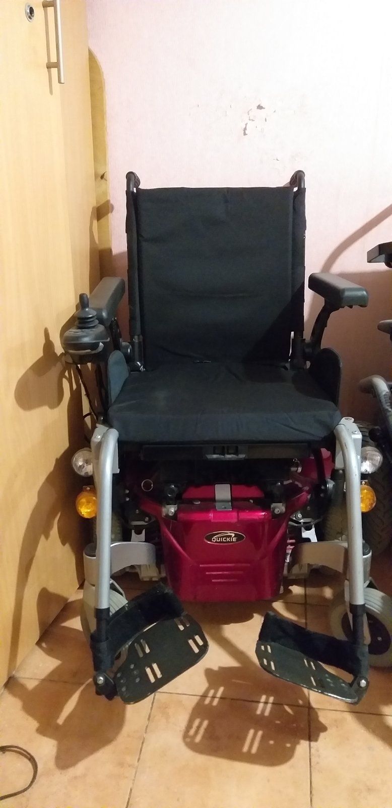 Электро  инвалидная коляска. Квике