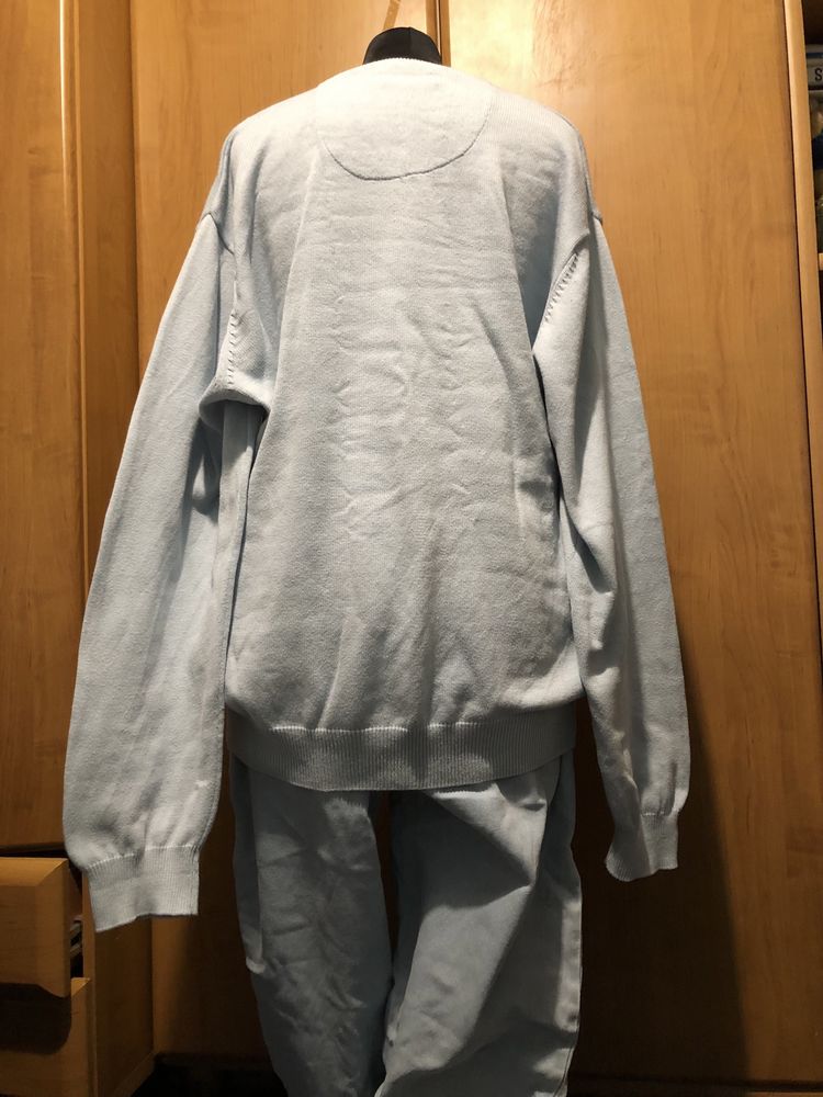 Błękitny bawełniany męski sweter dlugi rekaw w serek rozmiar 2XL