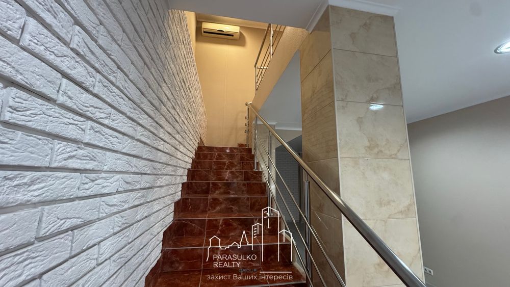 Здам ліквідне комерційне приміщення в центрі міста