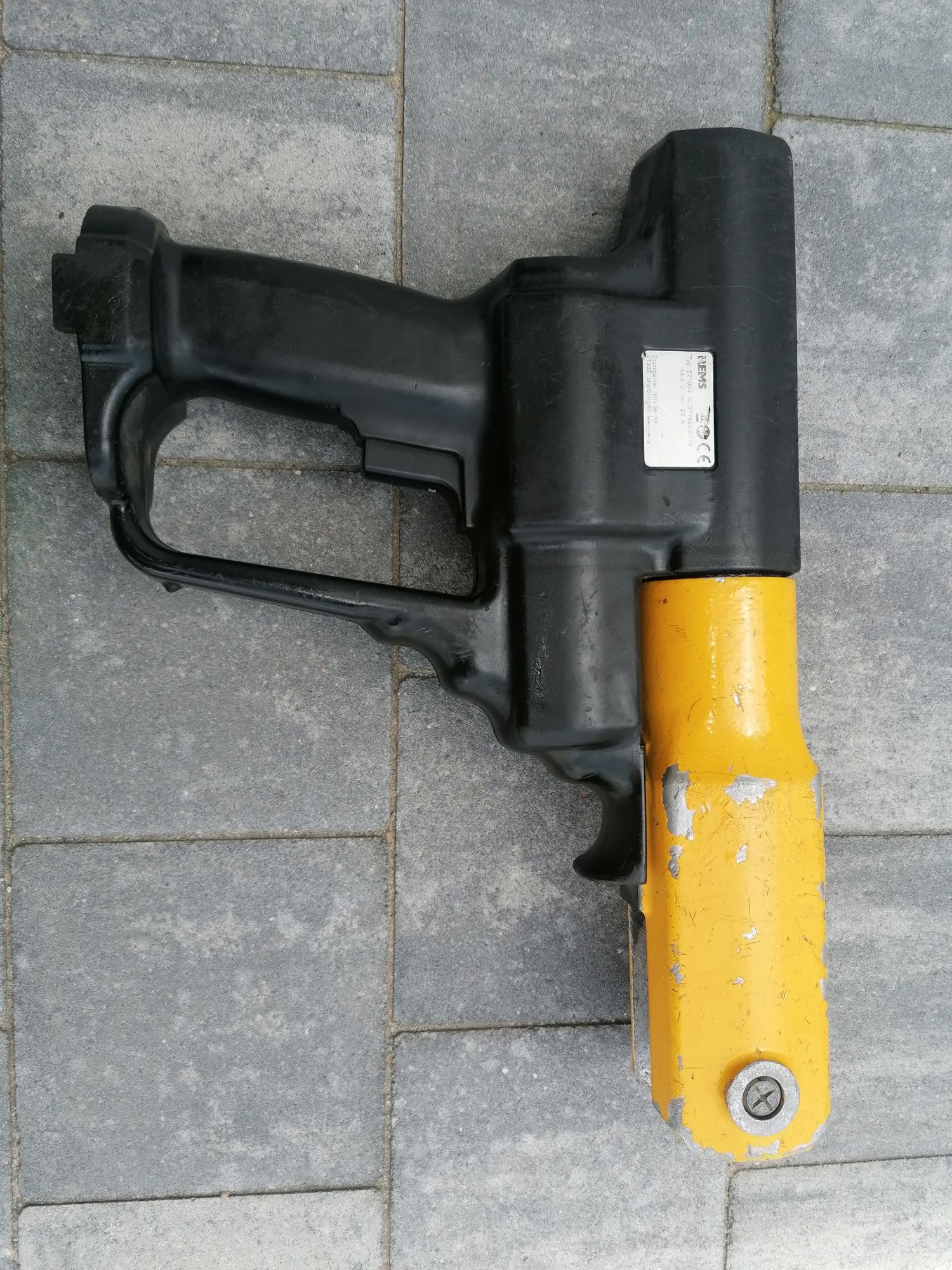 Zaciskarka prasa Rems