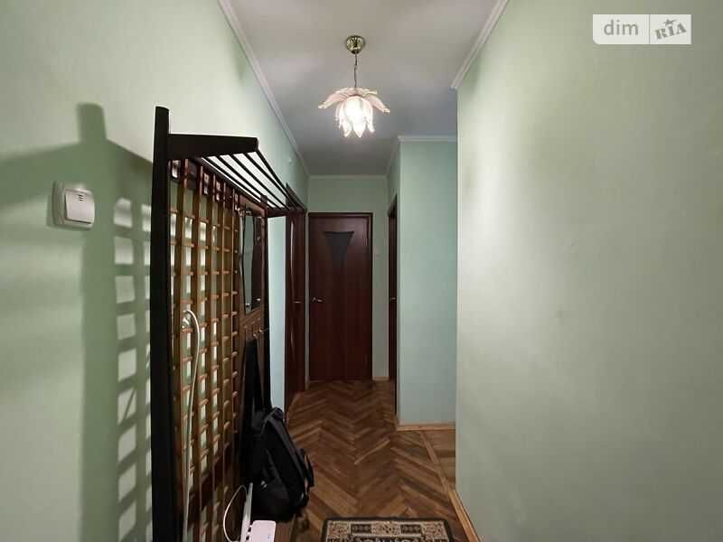 Продаж 2-кімнатної квартири з ремонтом, вулиця Вітовського / Зарицьких