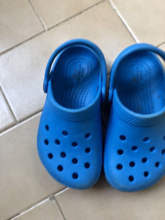Crocs azul n 8 em bom estado