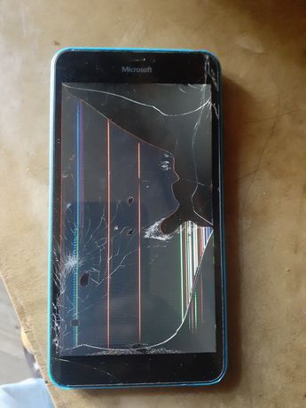 Телефон Microsoft Lumia 640xl разбит.