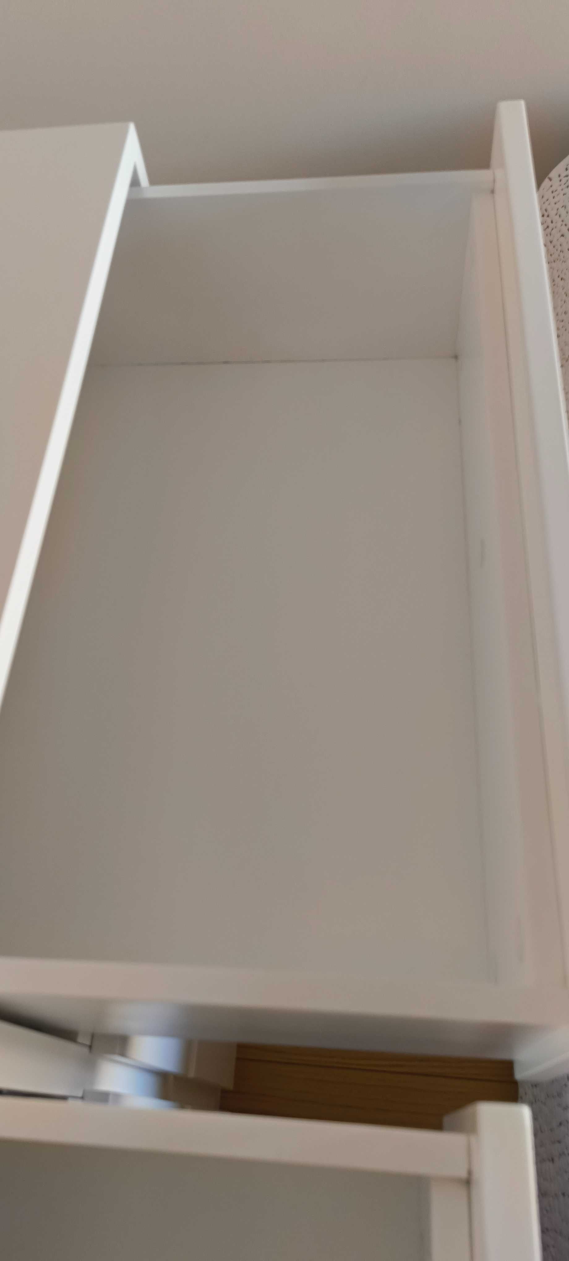 Cómoda com 6 gavetas