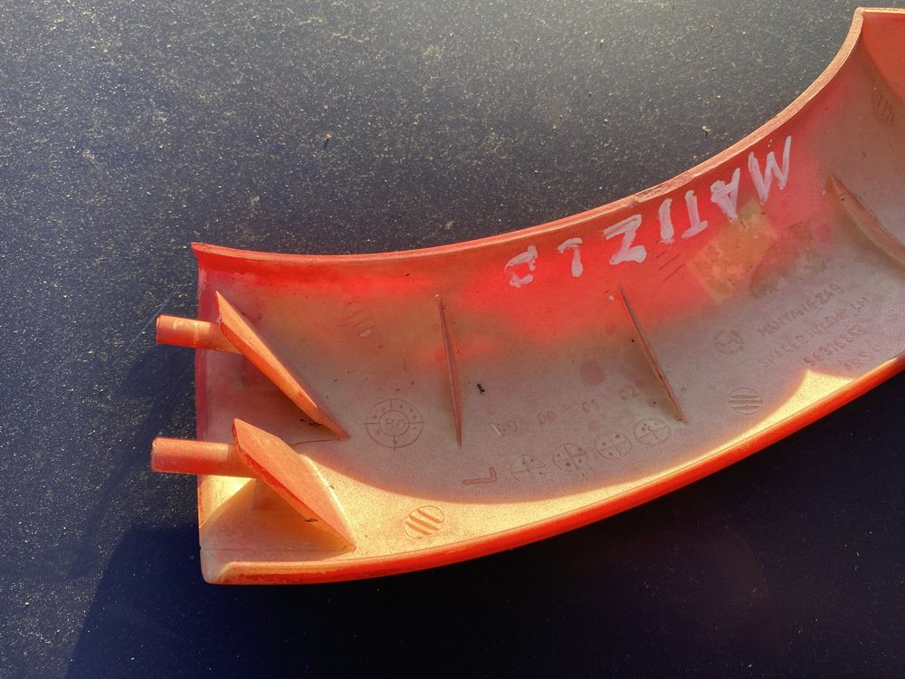 Daewoo Matiz listwa pod lampe lewy przod