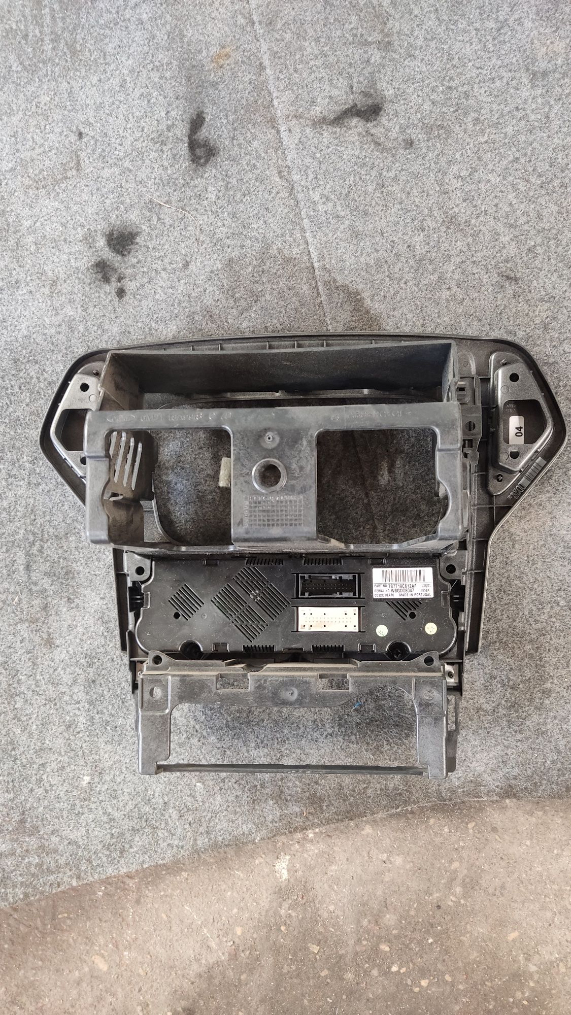 Ramka radia panel nawiewu klimatyzacji Ford Mondeo MK4