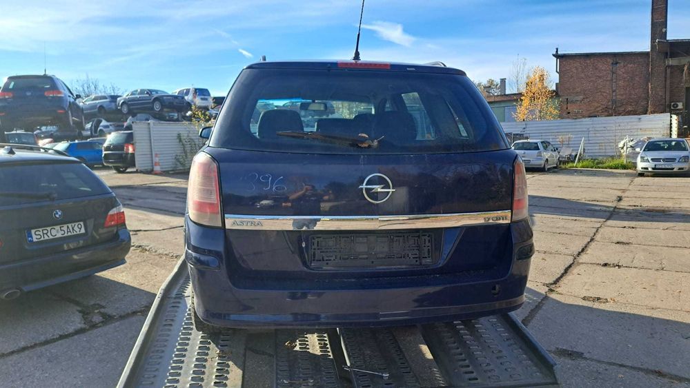 klapa bagażnika  Opel Astra H kombi