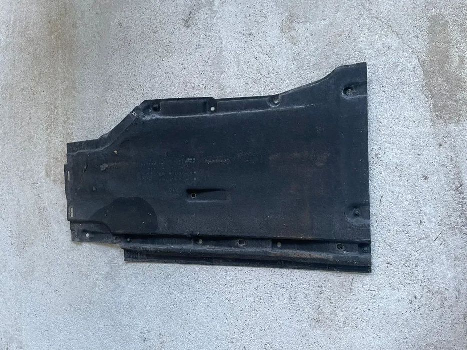 Osłona dolna podwozia prawa Audi A4 B9 8W0825208