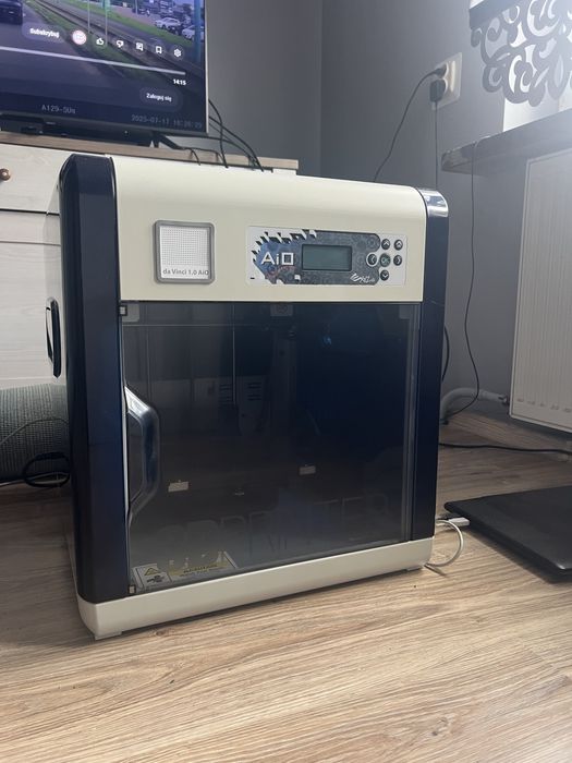 Drukarka 3D da Vinci 1.0 AiO działa biały filament w środku