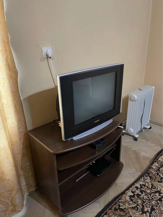 Телевізор ,телевізор з тумбою