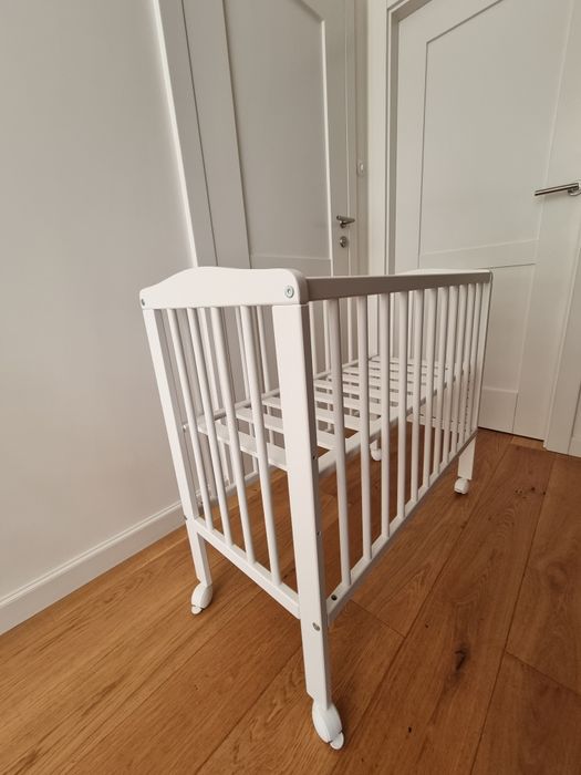 Łóżeczko dostawne Waldin 2w1 z materacem 90x40. Prawie jak nowe!