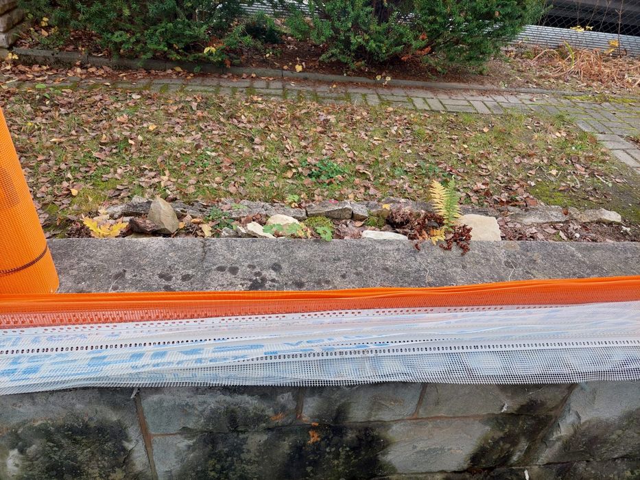 Narożnik elewacyjny z siatką