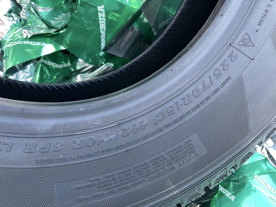 Шини нові зима 225/70R15c ROARCRUZA 25рік 2 або 4 шт