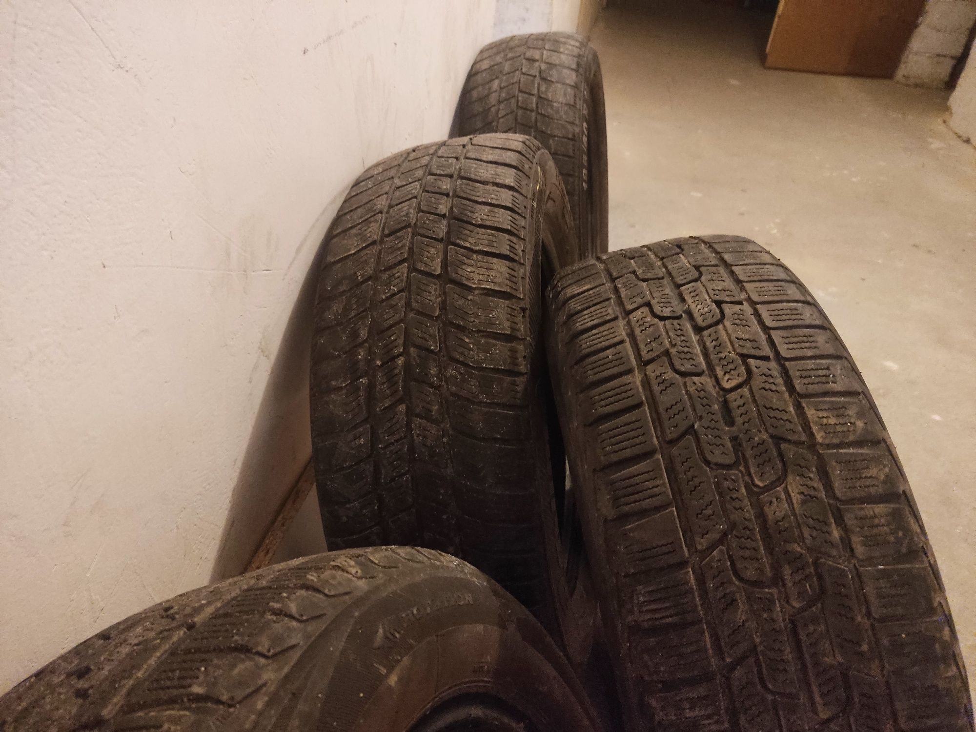 Opony Zimowe 185/60/R15 zestaw 4 opon