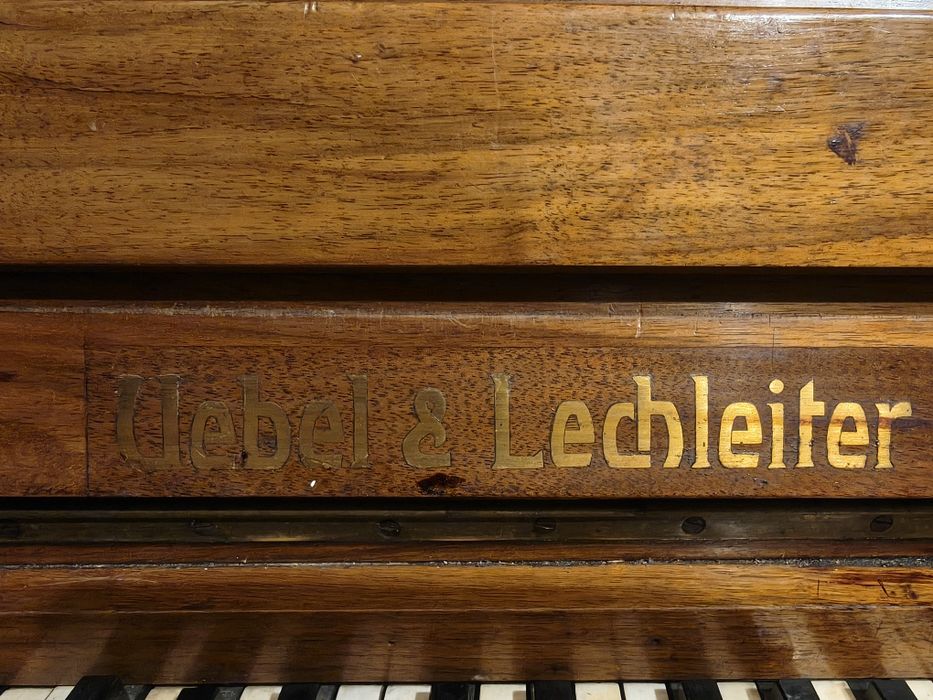 Антикварне піаніно Uebel & Lechleiter