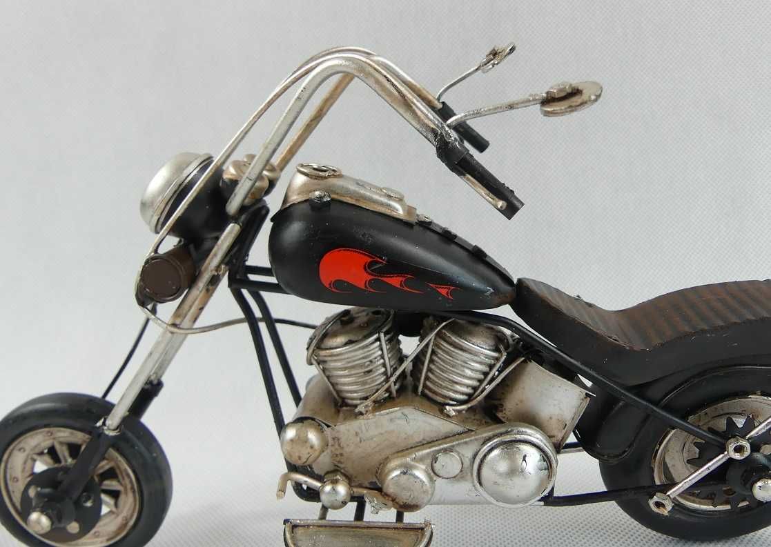 Metalowy MOTOR czarny ogień RETRO pojazd 33,5 cm