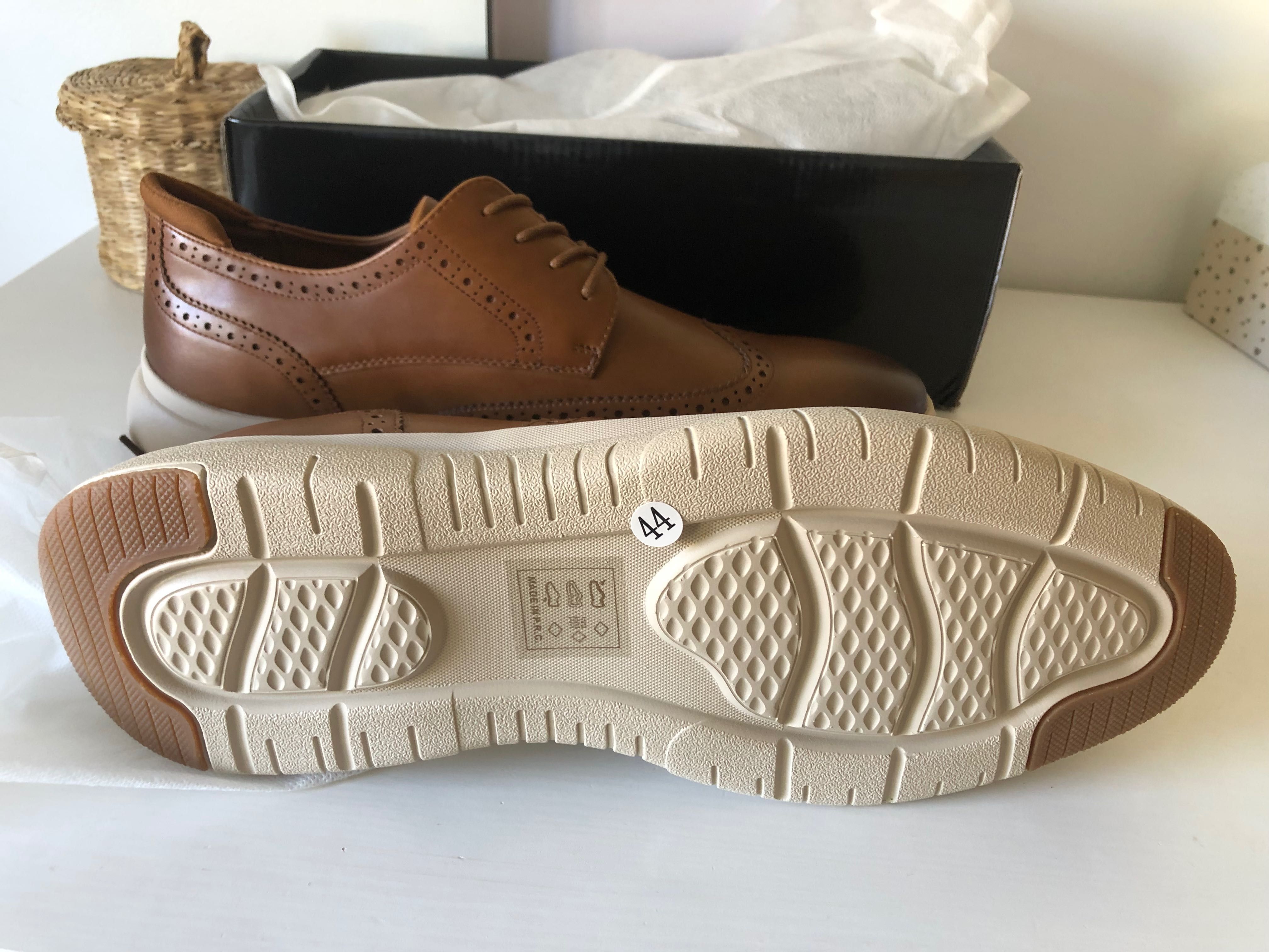 Sapatos castanhos 44
