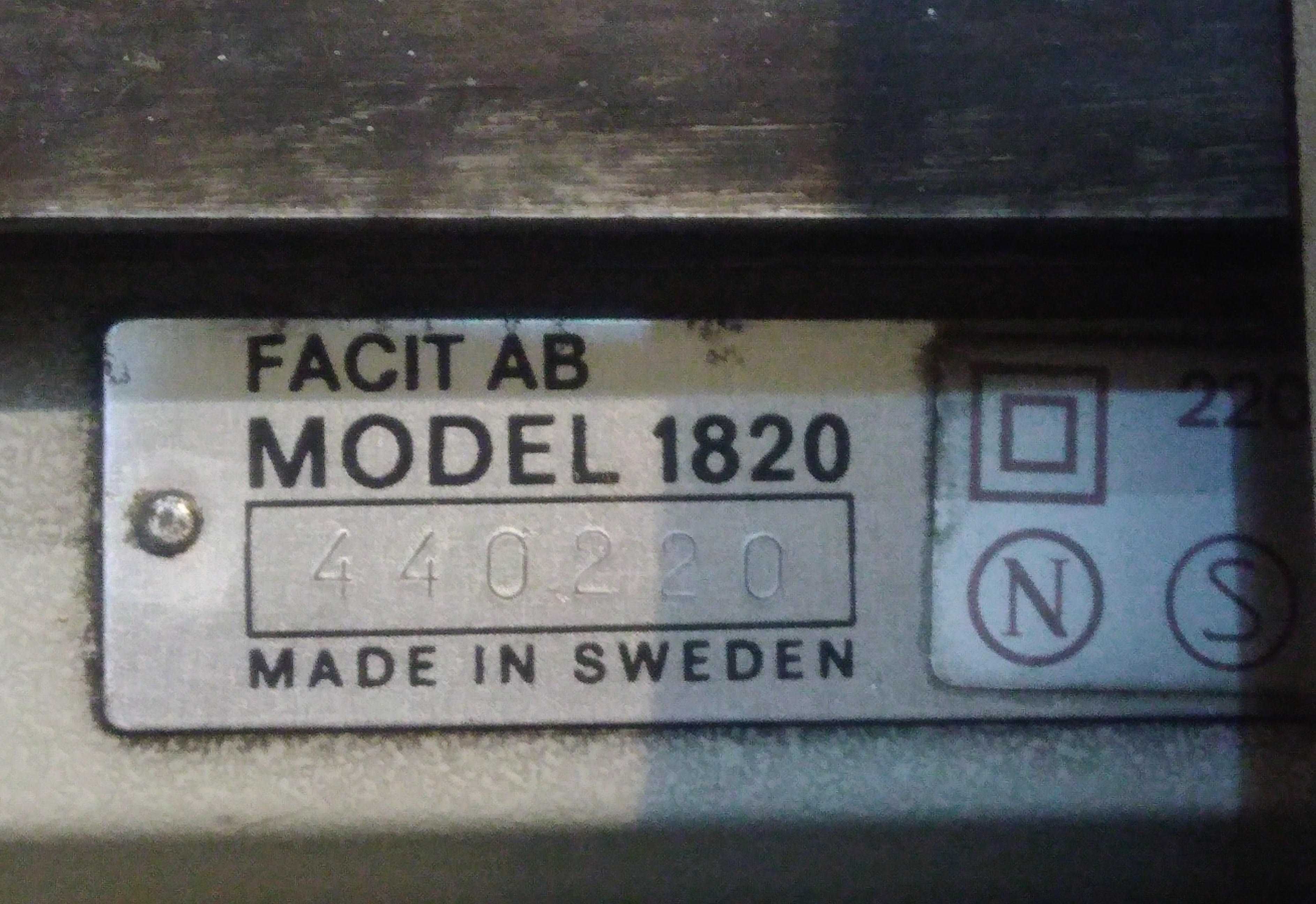 Máquina de escrever Facit AB modelo 1820, elétrica